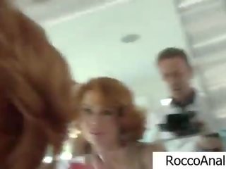 Veronica avluv krijgt haar bips vernietigd door rocco siffredi